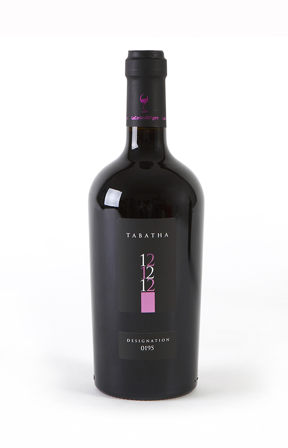 Damiano Misciali - Grafica Etichette vino e olio - grafica cataloghi, progettazione depliant, packaging, loghi | Grafica etichetta vino "Tabatha121212" per Le Cantine di Figaro - (Ap)